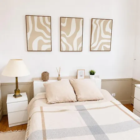 Prive Chic - Tour Eiffel Apartament