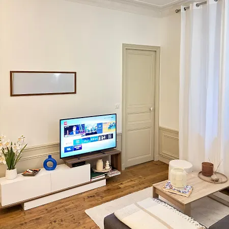 Privé Chic - Tour Eiffel Paris